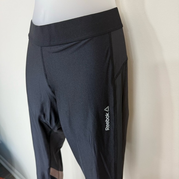 Reebok Black Athletic Leggings in Size Medium - Picture 3 of 6